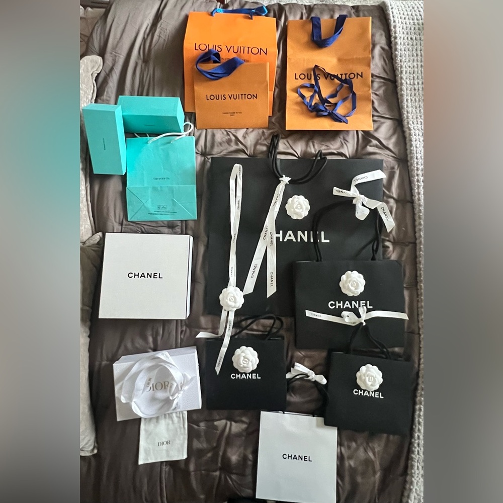 Luxury Designer Bags & Boxes: Tiffany, Chanel, Dior & Louis Vuitton